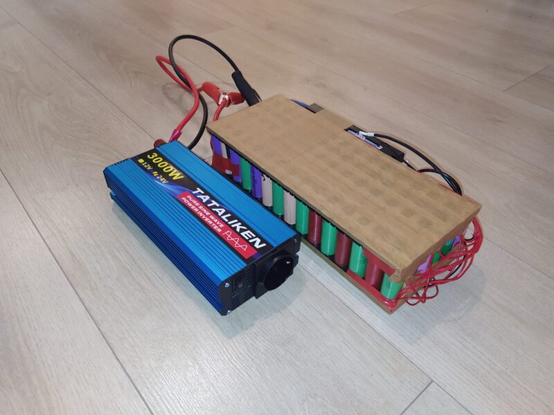 Lieljaudas akumulators ar invertoru enerģijas uzkrāšanai 