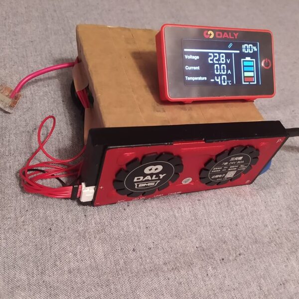 gatavs akumulators ar integrētu vadības bloku (BMS)